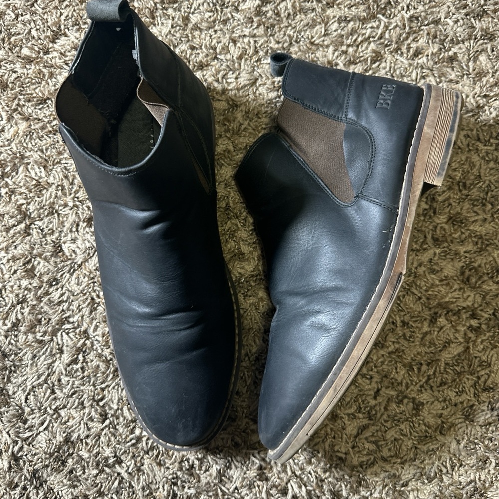 BKE Black Leather Chelsea Boots with Brown Elastic Panels Size 12